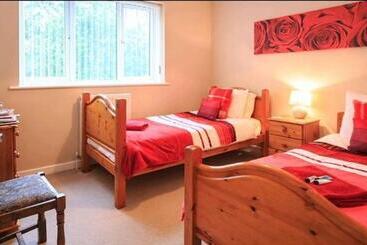 민박 Cleeves Cottage