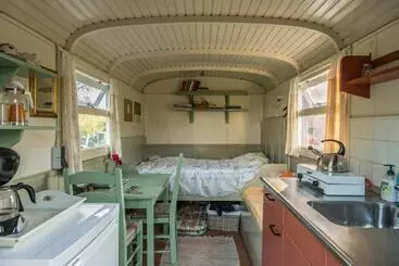 Bed and Breakfast Pipowagen Lidewei Groningen Westerwolde Unieke Ligging Met Eigen Tuin En Vrij Uitzicht Over Veld Naa