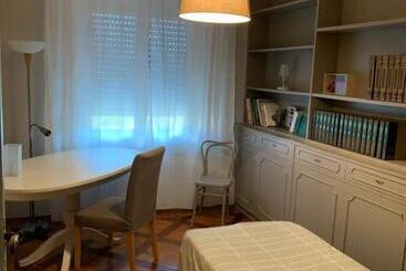 آپارتمان‌های توریست‌ها Golden Ravenna  Large Appartment In Center