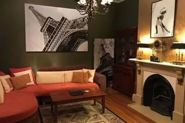 בית מלון כפרי Terrace Central B&b