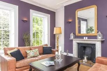 تختخواب و صبحانه 3 Berkeley Square Guesthouse