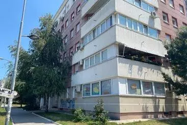 ツーリストアパートメント Hill Apartment