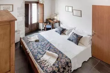 تختخواب و صبحانه Locanda La Meridiana