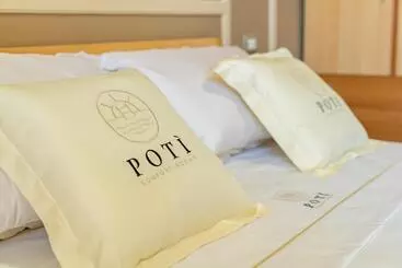 Pensione Potì Comfort Rooms Guest House Con Cucina