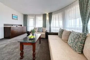Hotel хотел свети николай приморско