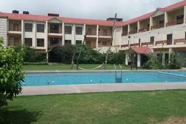 Resort Adb Kanvas