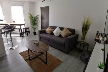 Turistlägenheter Great Bright And Spacious Apart + Private Parking