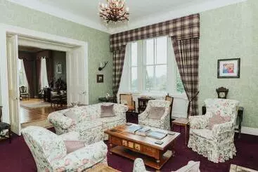 Majatalo Netherdale House & The Coach House