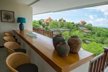 膳宿费 Adila Bali