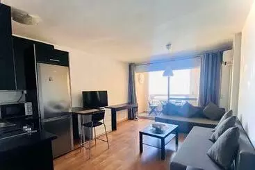 ツーリストアパートメント 1st Line On The Beach! Center! /rooftop Pool