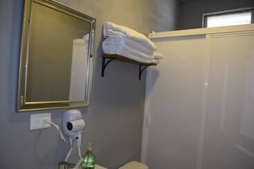 ツーリストアパートメント 8th Street Suites