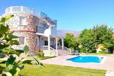 Apartamenty turystyczne Köyceğiz De Bağımsız Havuzlu Lüks Villa: Bülbül