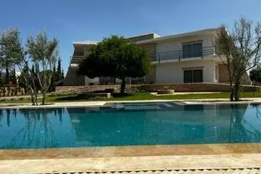 ツーリストアパートメント Les Ailes Du Sourire