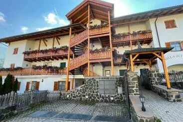 ツーリストアパートメント Sciliarguesthouse Due Piani Parcheggio Privato