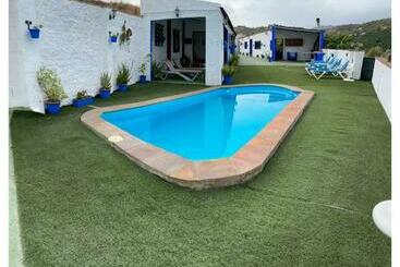 Turistihuoneistot Cortijo Rural Los Erales