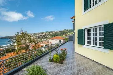 ツーリストアパートメント The Balcony