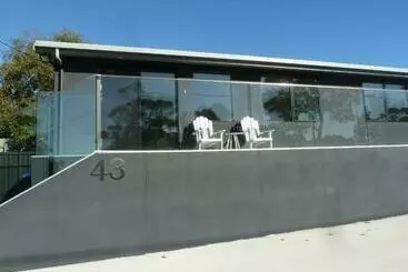 ツーリストアパートメント Bellevue On Bentley   Unit 1