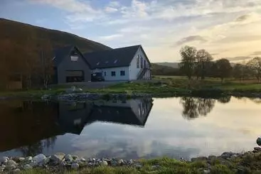 Turistlejligheder Rest At Last   Highland Apartment With Private Hot Tub