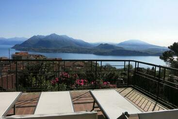 ツーリストアパートメント Villa La Pigna Con Vista Mozzafiato