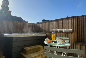 Apartamenty turystyczne La Maison Du Quai Triplex De Charme 4 étoiles En Hyper Centre Avec Spa