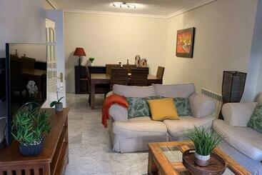 Apartaments turístics Arruzafa Home