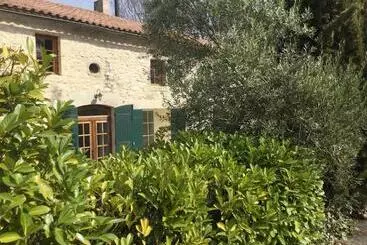 ツーリストアパートメント Grand Gîte Avec Piscine Le Presbytère De Savignac De Duras