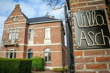 ツーリストアパートメント Villa Asch