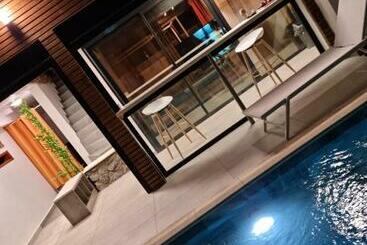 آپارتمان‌های توریست‌ها 2 Charmants Lofts Avec Piscine