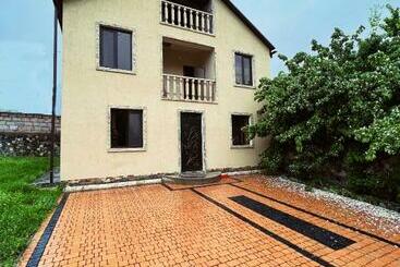 شقق خاصة سياحية Tavresthouse