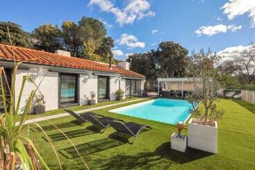 דירות לתיירים Stunning Home In Les Cluses