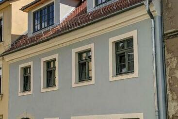 Gut Schlafen In Der Innenstadt Von Zittau   Ferienwohnungen Io19