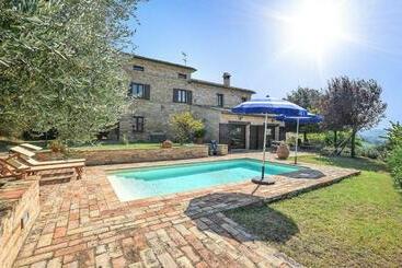 דירות לתיירים Villa Chibo