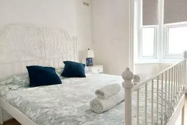 Turistihuoneistot Cosy Central Canterbury   Modern Victorian