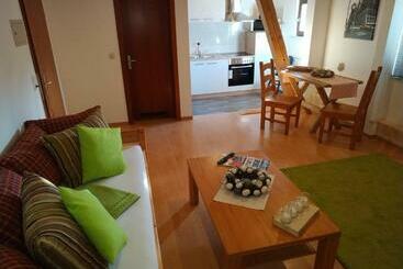 ツーリストアパートメント Edertaler Hof