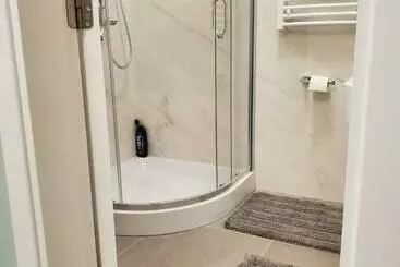 آپارتمان‌های توریست‌ها Apartman Natasa Sa Podzemnom Garažom