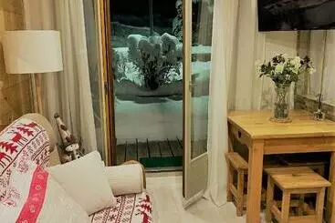 ツーリストアパートメント Les Cimes D Or Mont Blanc