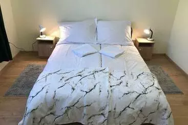 Turistihuoneistot Ella Apartman