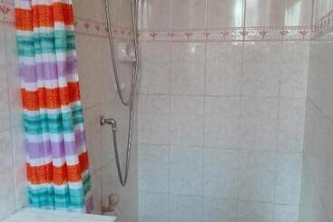 Turistihuoneistot Toni Arts Villa