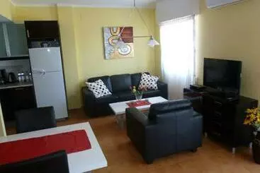 Vakantie-appartementen Apartment With Side Seaview 60 Meters From Sea
