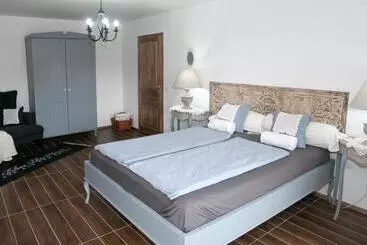 Жильё для туристов Anita Home