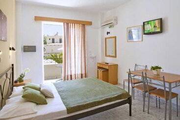 מלון דירות Dias Studios & Suites