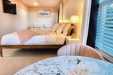 Otel Peninsula Bed & Cocktails