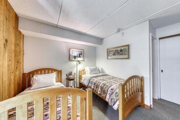 Hotel Cozy Mountainside Condo