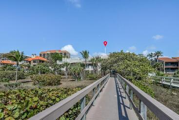 هتل Marco Beach Ocean Resort 807