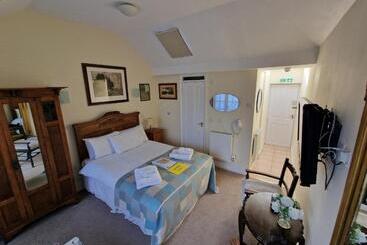 ベッドアンドブレックファースト The Black Horse Inn