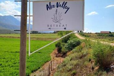 پانسیون Aloe Valley Retreat