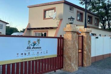 בית מלון כפרי 4th Avenue Themepark & Lodge