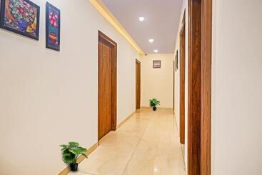 ホテル Oyo Flagship 70269  S P Residency