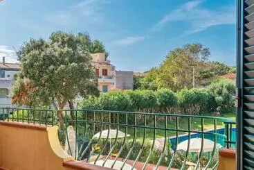 アパートホテル Residence Con Piscina A Santa Teresa Di Gallura