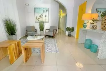 هاستل Oasis Inn